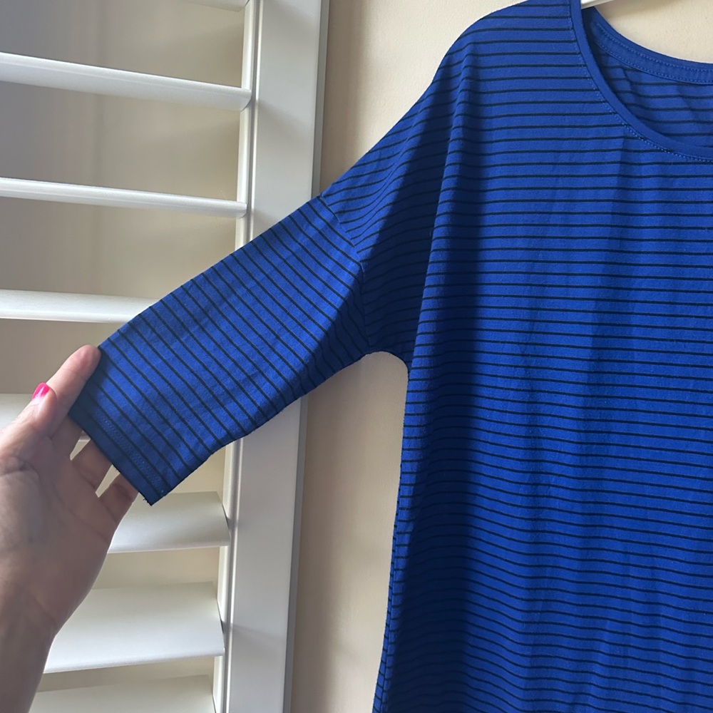 American Eagle Outfitters Women's Navy Striped Tee - Picture 3 of 6